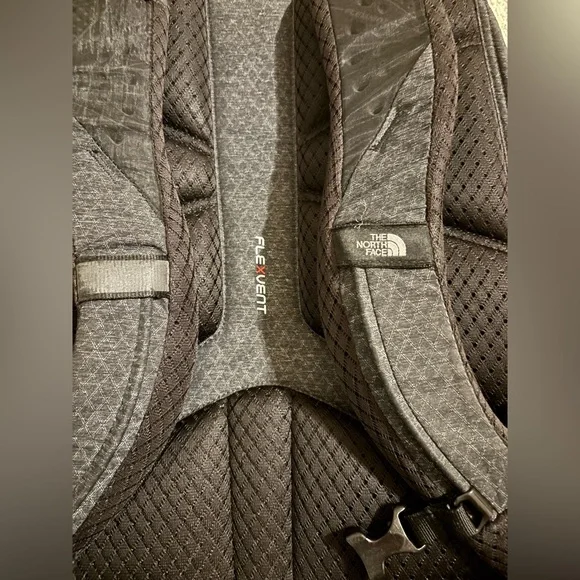 The North Face Charcoal Backpack with Gold Accents , unisex - Picture 5 of 7